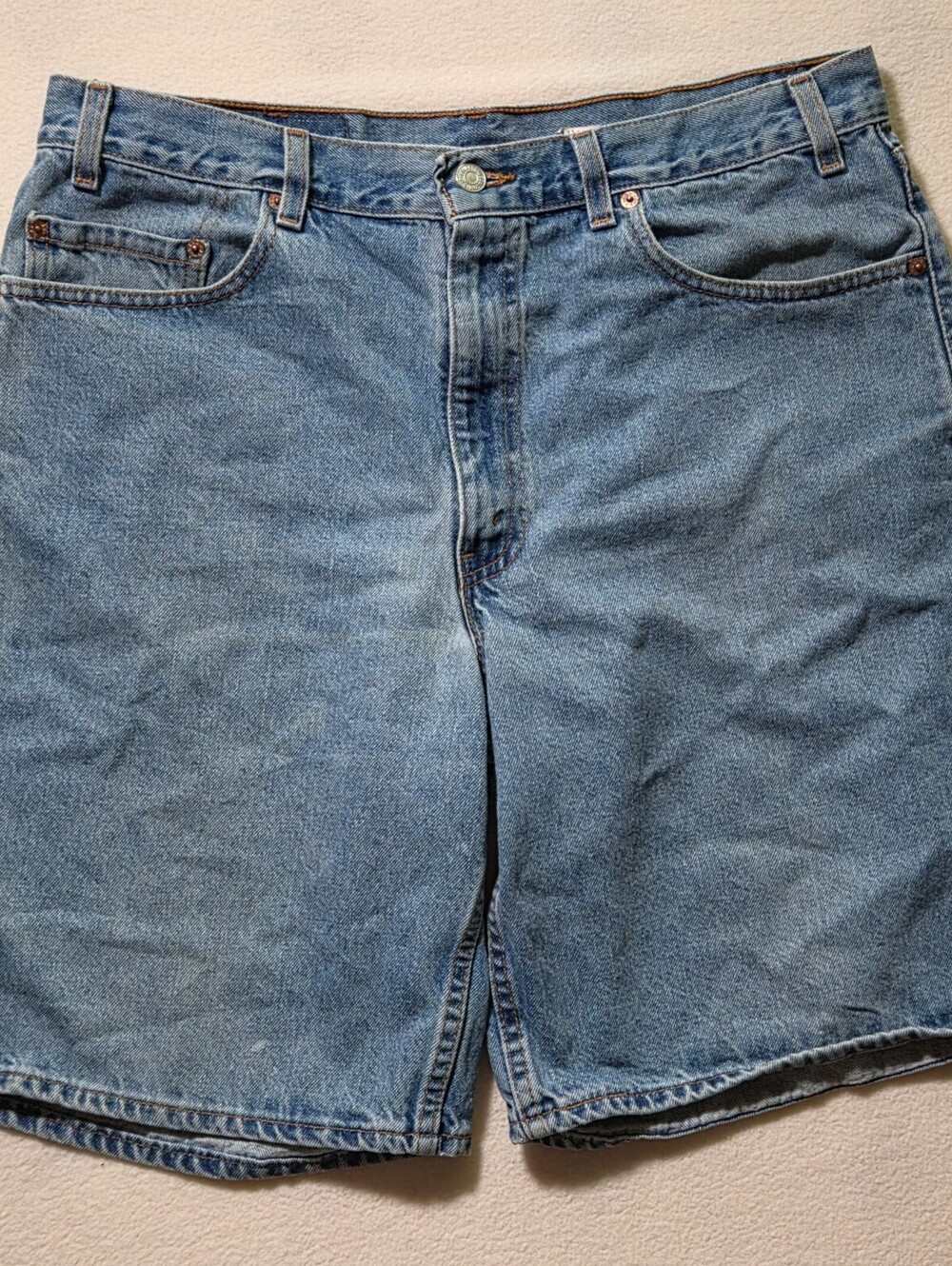 Levi's 550 denim shorts light blue